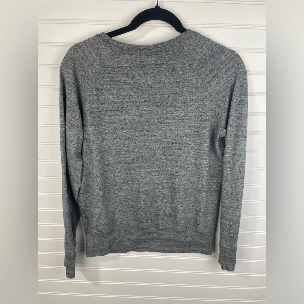 Nike Women's Gray Nike Logo Crewneck Thin Sweatshirt Size Small Women’s GUC - Picture 2 of 8